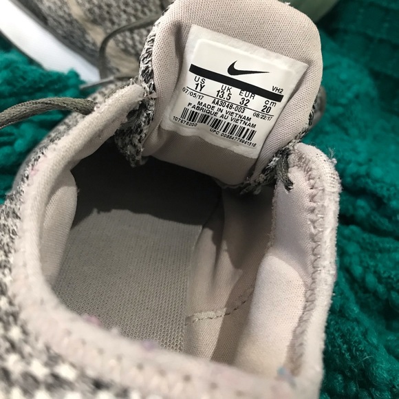 Kid sneakers. Nike brand - Picture 6 of 6